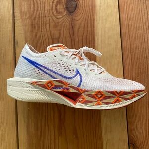 Nike Zoomx Next%3 vaporfly (FQ7676-100) size 6.5/womens size 8